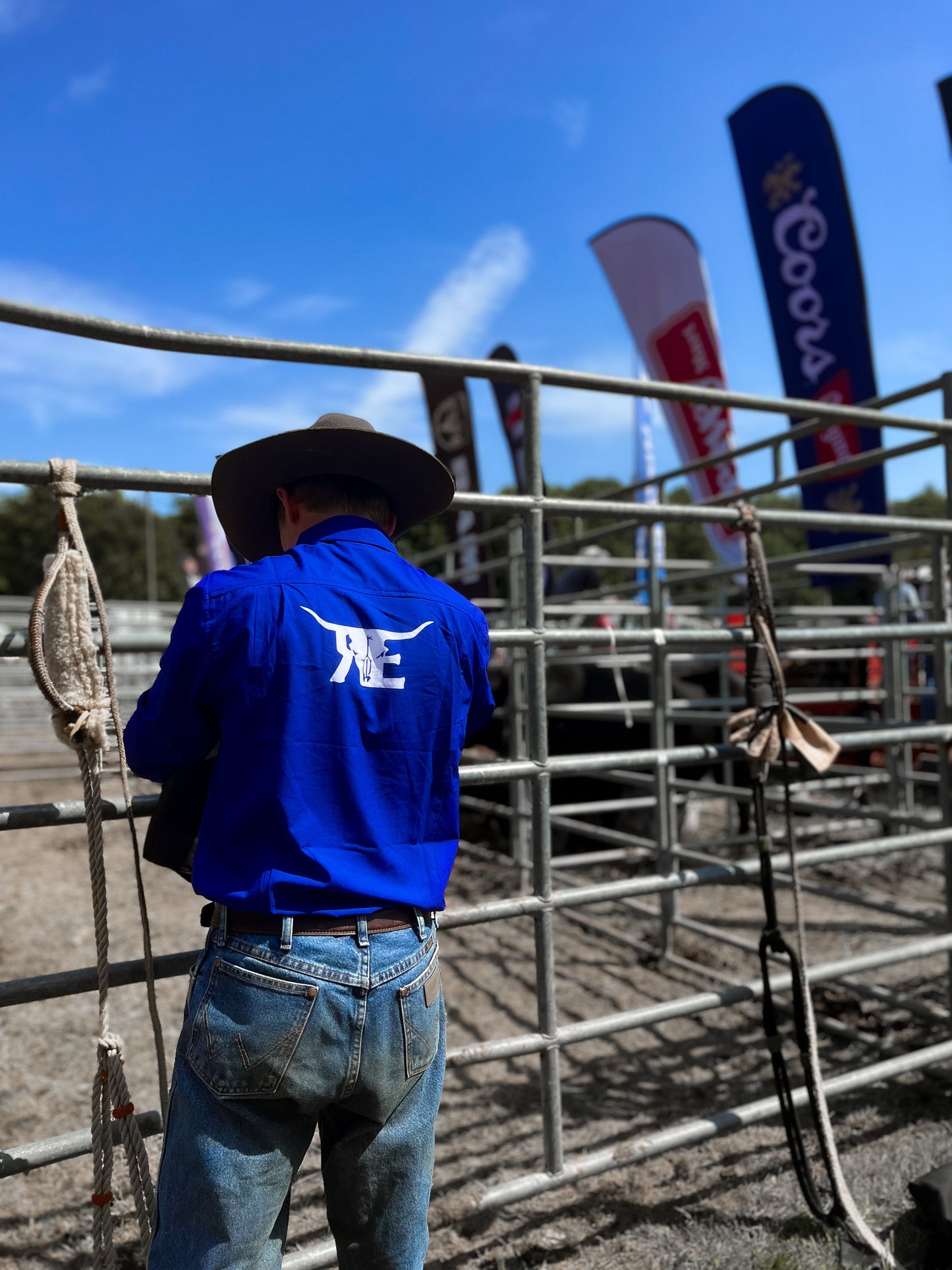 Come Check This Out Showshirt